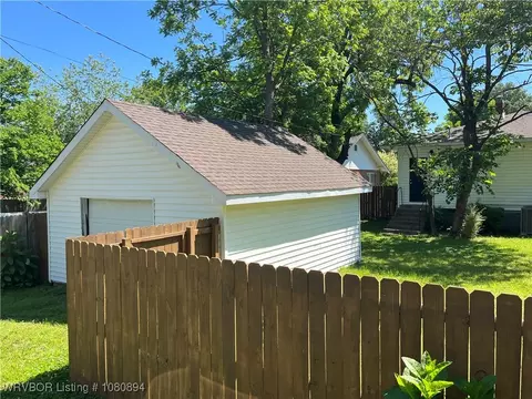 Exterior - 808 S 23rd St, Fort Smith, AR 72901 photo 9 of 11