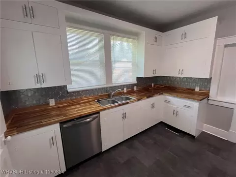 Kitchen - 808 S 23rd St, Fort Smith, AR 72901 photo 2 of 4