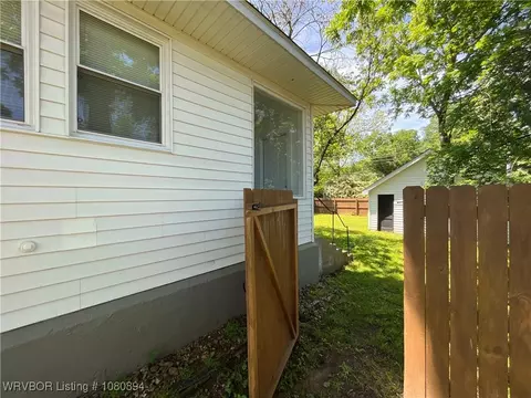 Exterior - 808 S 23rd St, Fort Smith, AR 72901 photo 5 of 11