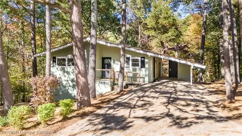 6 Kalynn Ln, Bella Vista, AR 72714