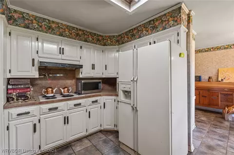 Kitchen - 4021 E Highway 45, Fort Smith, AR 72916 photo 3 of 3