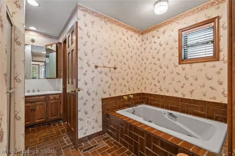 Bath - 4021 E Highway 45, Fort Smith, AR 72916 photo 4 of 5