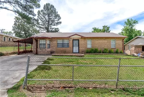 903 O St, Barling, AR 72923