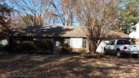 2601 Fresno Pl, Fort Smith, AR 72901