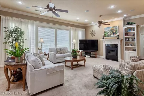 Living - 1101 Eagle Crest Dr, Alma, AR 72921 photo 3 of 6
