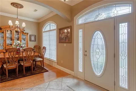 Entry Way - 1101 Eagle Crest Dr, Alma, AR 72921 photo 2 of 4