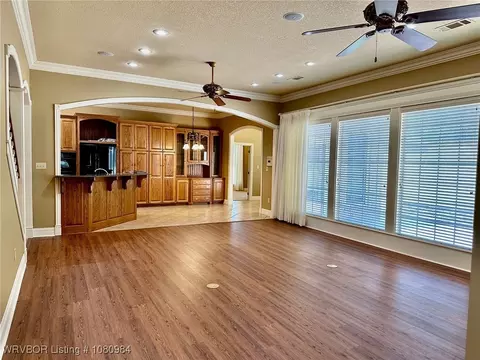 Living - 1101 Eagle Crest Dr, Alma, AR 72921 photo 4 of 6