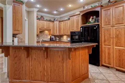 Kitchen - 1101 Eagle Crest Dr, Alma, AR 72921 photo 4 of 5