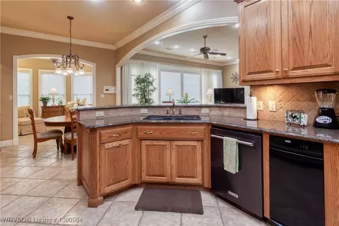 Kitchen - 1101 Eagle Crest Dr, Alma, AR 72921 photo 2 of 5