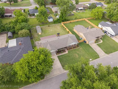 View/Area - 1401 Meadow Cir, Fort Smith, AR 72908 photo 4 of 6