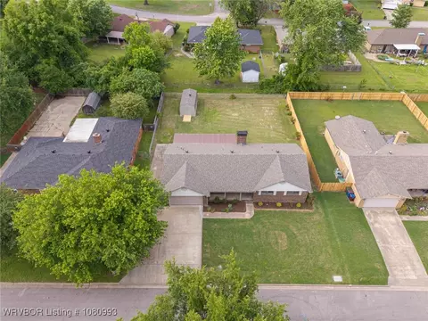 View/Area - 1401 Meadow Cir, Fort Smith, AR 72908 photo 2 of 6