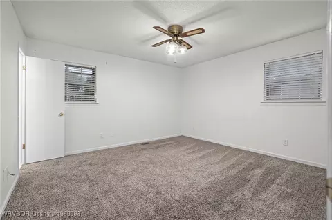 Bedroom - 1401 Meadow Cir, Fort Smith, AR 72908 photo 5 of 6