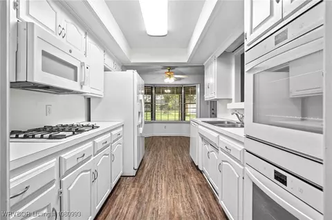 Kitchen - 1401 Meadow Cir, Fort Smith, AR 72908 photo 1 of 3