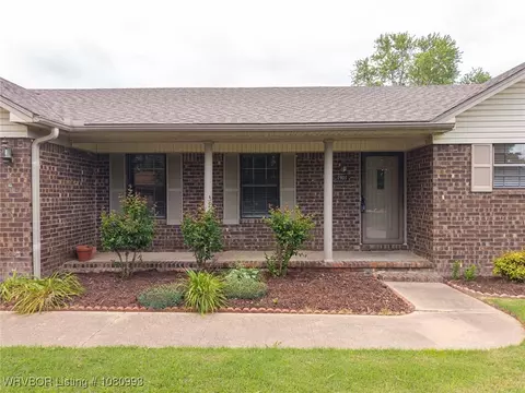Exterior - 1401 Meadow Cir, Fort Smith, AR 72908 photo 3 of 7