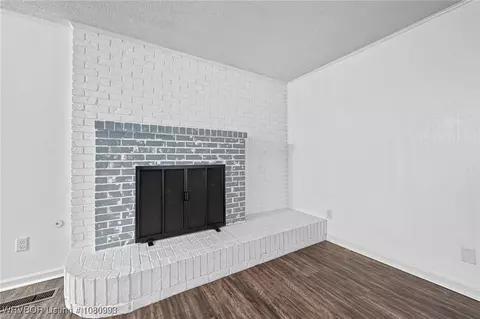 Living - 1401 Meadow Cir, Fort Smith, AR 72908 photo 8 of 8