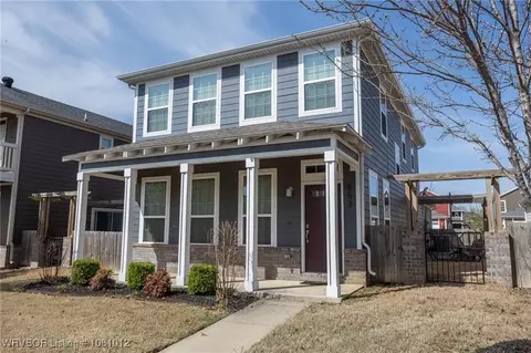 553 Keats Dr, Fayetteville, AR 72704
