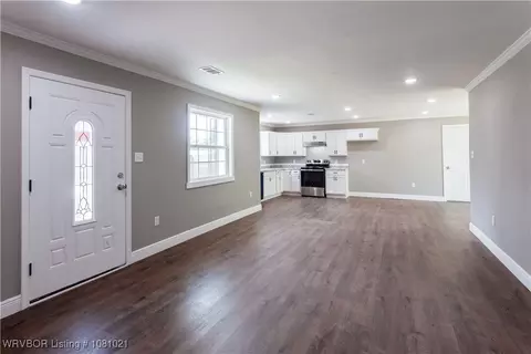 Living - 2711 Virginia Ave, Fort Smith, AR 72904 photo 1 of 7
