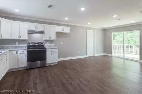 Living - 2711 Virginia Ave, Fort Smith, AR 72904 photo 6 of 7