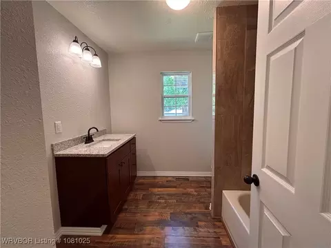 304 E Madison Ave, Midland, AR 72945 photo 21