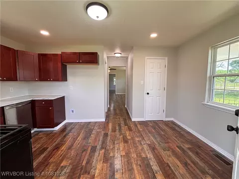304 E Madison Ave, Midland, AR 72945 photo 10