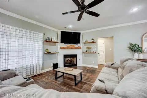 Living - 2803 Turtle Creek Dr, Lavaca, AR 72941 photo 1 of 1