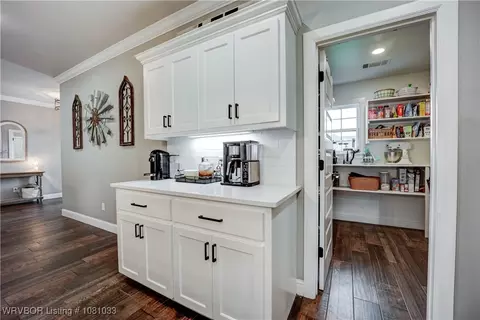 Entry Way - 2803 Turtle Creek Dr, Lavaca, AR 72941 photo 1 of 2