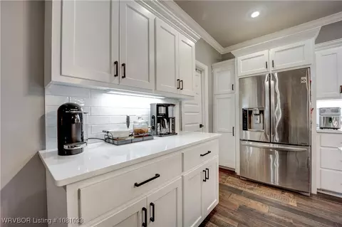 Kitchen - 2803 Turtle Creek Dr, Lavaca, AR 72941 photo 5 of 5
