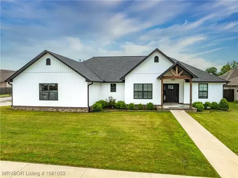 2803 Turtle Creek Dr, Lavaca, AR 72941