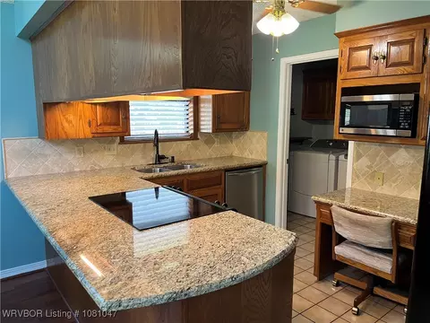 Kitchen - 5312 Hardscrabble Way, Fort Smith, AR 72903 photo 2 of 2