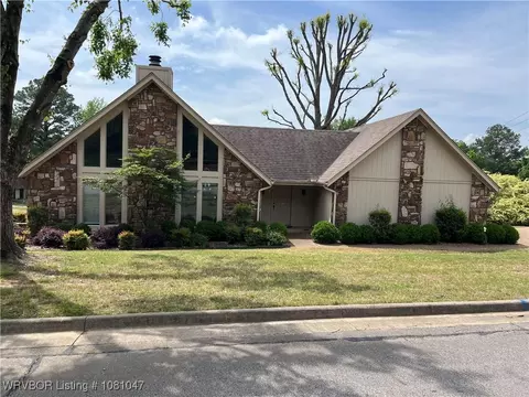 Exterior - 5312 Hardscrabble Way, Fort Smith, AR 72903 photo 3 of 4