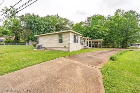 Exterior - 3018 Independence St, Fort Smith, AR 72901 photo 2 of 9