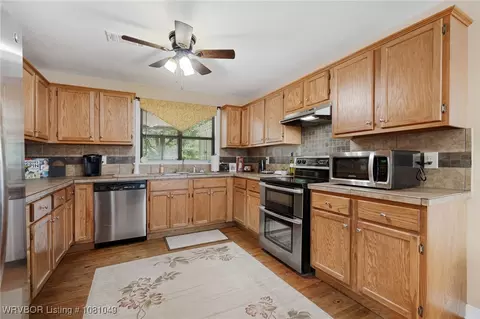 Kitchen - 3018 Independence St, Fort Smith, AR 72901 photo 3 of 4