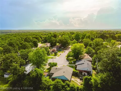 View/Area - 1515 M Cir, Barling, AR 72923 photo 3 of 3