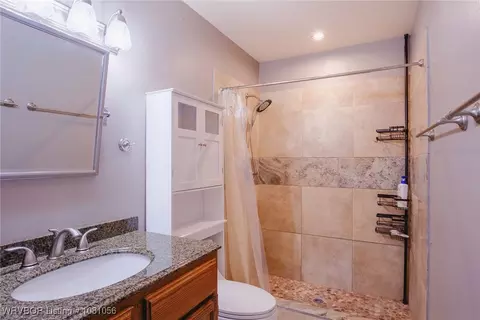 Bath - 1515 M Cir, Barling, AR 72923 photo 1 of 1