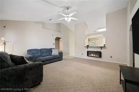 1541 Eastgate Cir, Greenwood, AR 72936 photo 4