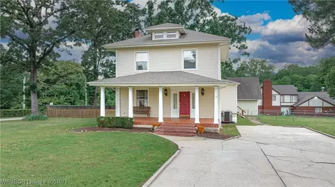 101 N Albert Pike Ave, Fort Smith, AR 72903