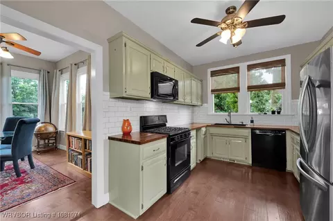 Kitchen - 101 N Albert Pike Ave, Fort Smith, AR 72903 photo 1 of 4