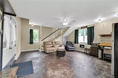 Living - 101 N Albert Pike Ave, Fort Smith, AR 72903 photo 4 of 4