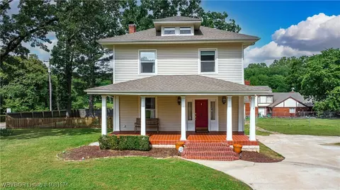Exterior - 101 N Albert Pike Ave, Fort Smith, AR 72903 photo 3 of 12