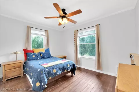 Bedroom - 101 N Albert Pike Ave, Fort Smith, AR 72903 photo 5 of 8
