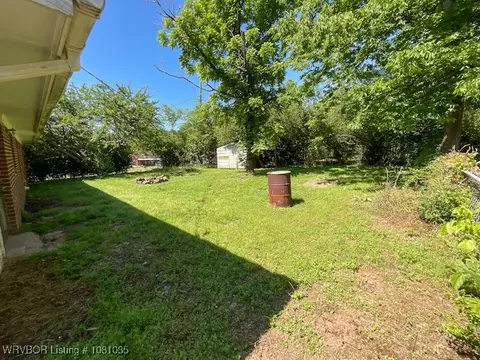 Exterior - 1117 18th St, Ozark, AR 72949 photo 3 of 10
