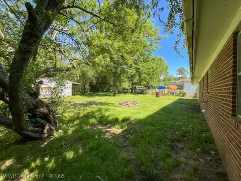 Exterior - 1117 18th St, Ozark, AR 72949 photo 6 of 10