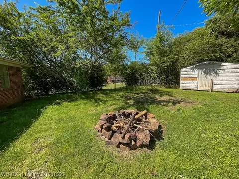 Exterior - 1117 18th St, Ozark, AR 72949 photo 4 of 10