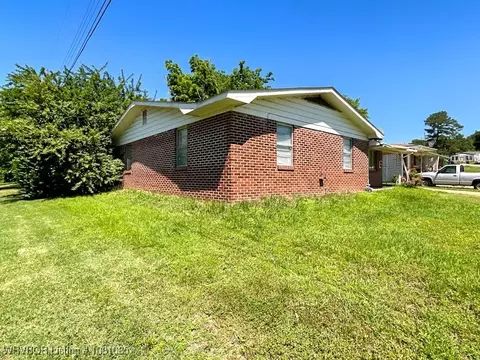 Exterior - 1117 18th St, Ozark, AR 72949 photo 8 of 10