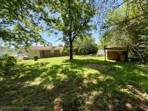 Exterior - 1117 18th St, Ozark, AR 72949 photo 2 of 10