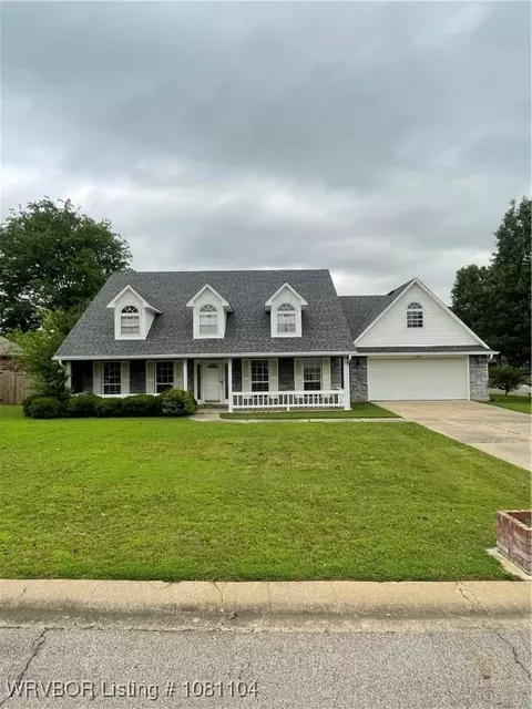 2000 Barrington Dr, Lavaca, AR 72941
