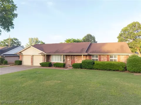 2017 S 70th St, Fort Smith, AR 72903 photo 4