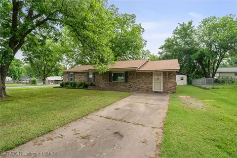 812 Angela Cir, Barling, AR 72923 photo 2