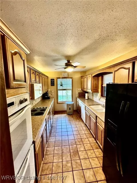 Kitchen - 4518 Mount Harmony Rd, Greenwood, AR 72936 photo 1 of 2