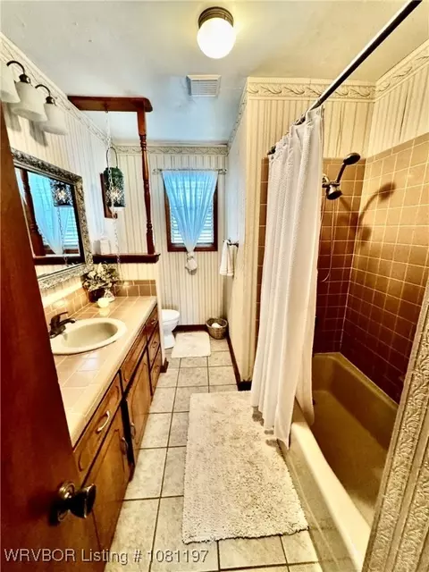 Bath - 4518 Mount Harmony Rd, Greenwood, AR 72936 photo 2 of 2